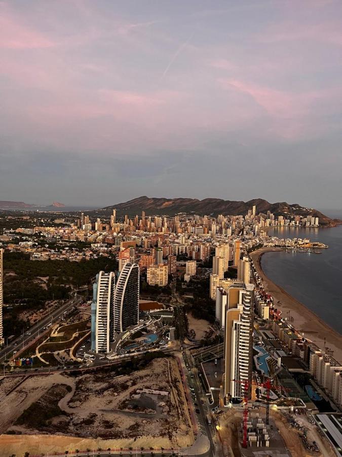 Sky Intempo Resort & Spa Benidorm Apartment Bagian luar foto